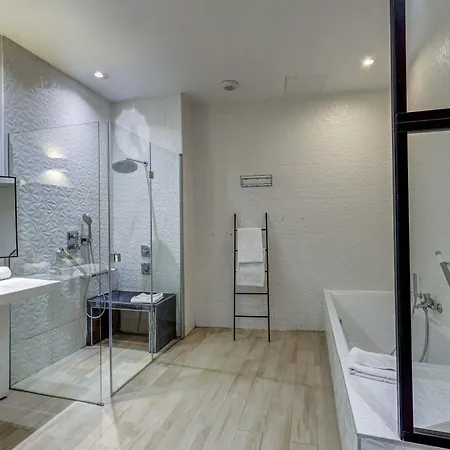 Stylish And Sunny 7bd With Garden For 17 Guests! Lägenhet Paris