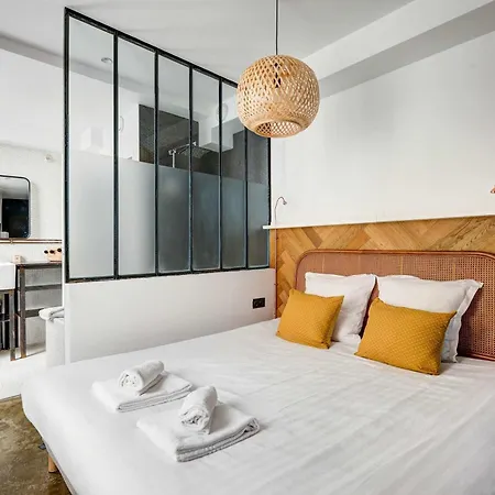 Stylish And Sunny 7bd With Garden For 17 Guests! Lägenhet Paris