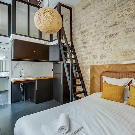 Daire Stylish And Sunny 7bd With Garden For 17 Guests!