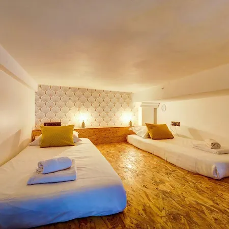 Daire Stylish And Sunny 7bd With Garden For 17 Guests! Paris