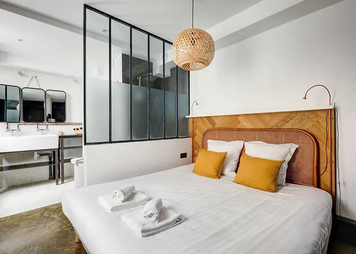 Stylish And Sunny 7bd With Garden For 17 Guests! Lejlighed Paris